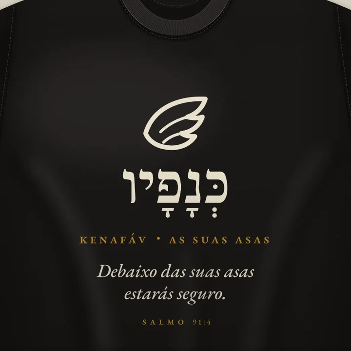 Camiseta escura com a arte Asas